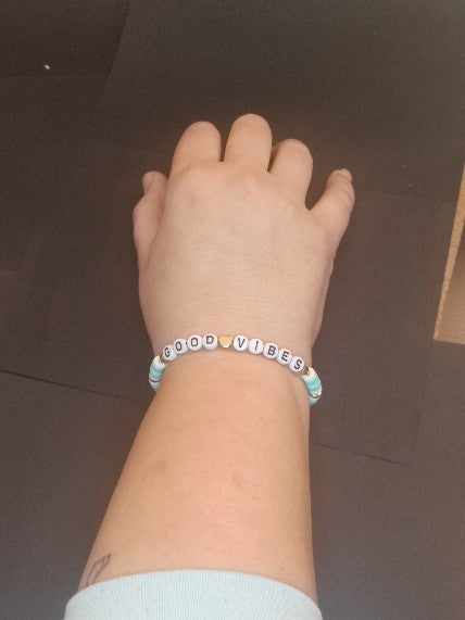 Pulsera con palabras inspiradoras