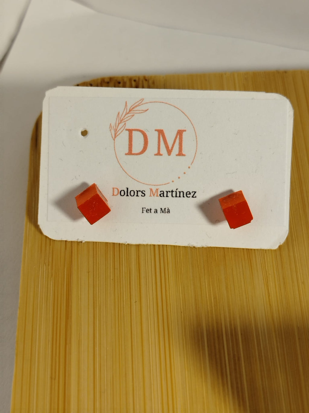 Pendientes pequeños resina con formas varias