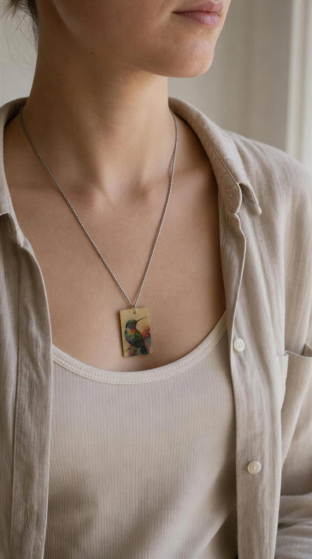 Collar con imagen de colibrí
