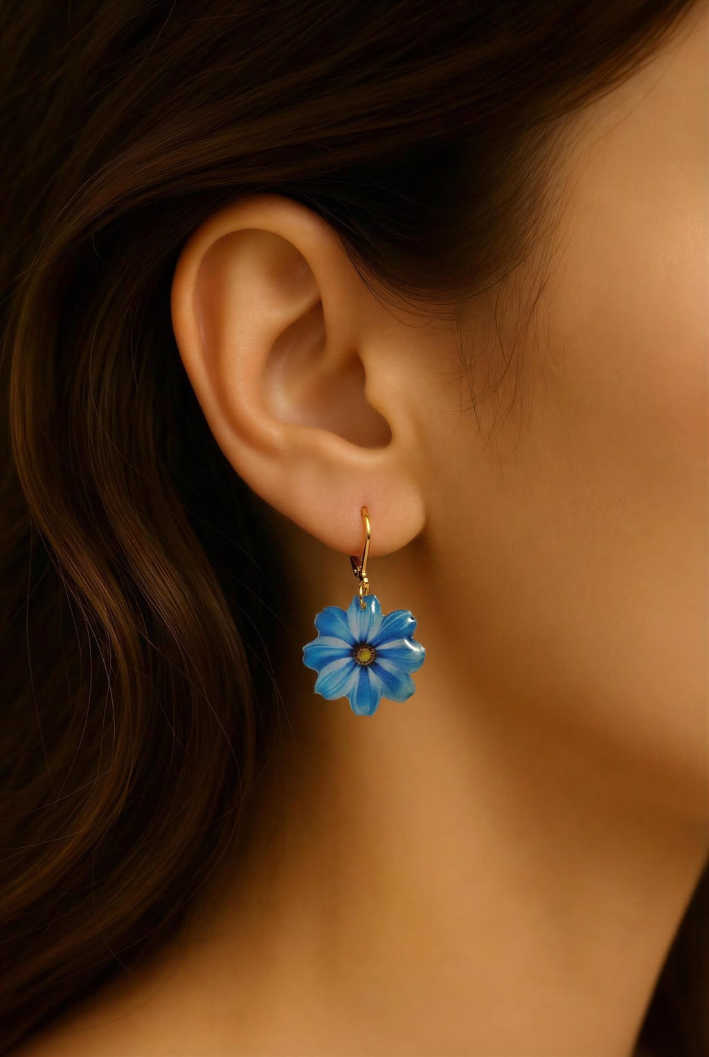 Pendientes margaritas azules cierre dorado